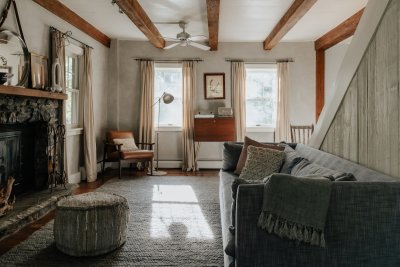 Waarom de geleefde woonkamer dé interieurtrend van dit moment is